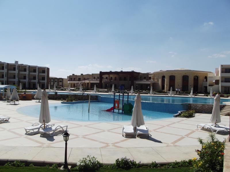 Prohlídka hotelu Royal Brayka Beach Resort
