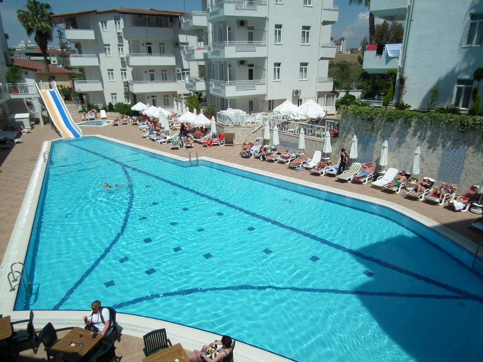 Prohlídka hezkého hotelu Merve Sun *** - asi 450 m od pláže