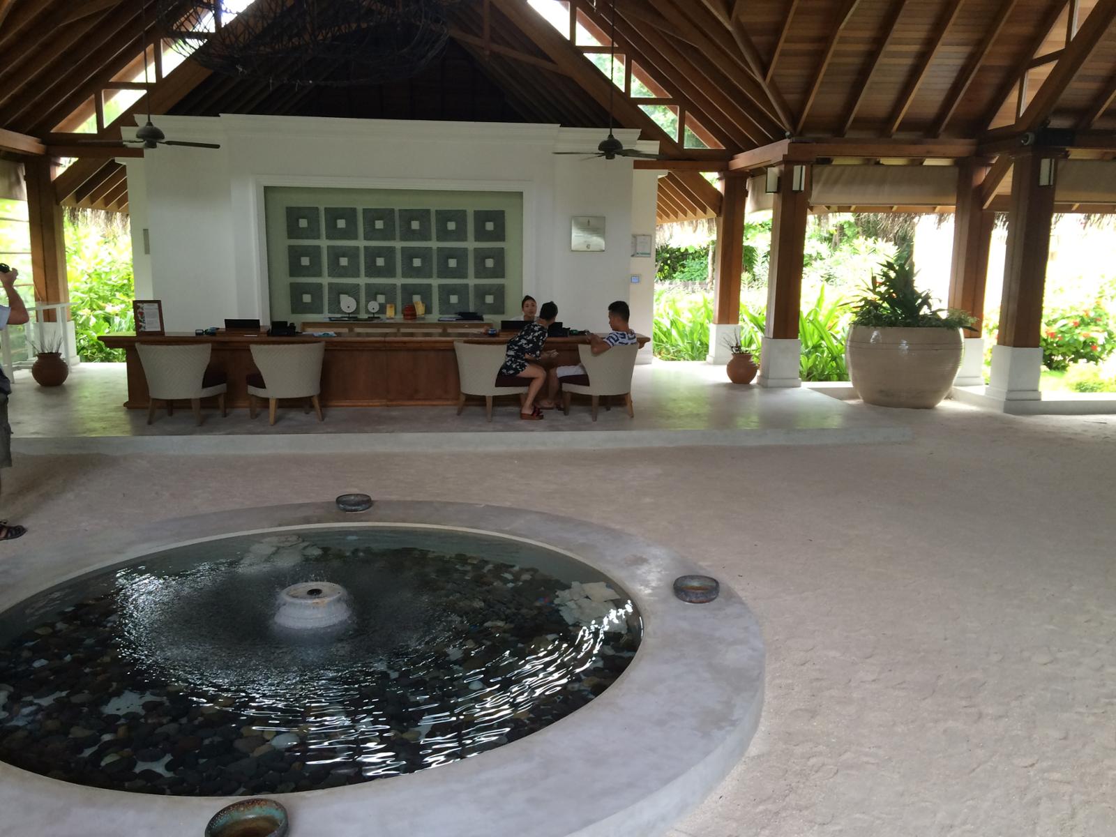 Dusit Thani Maldives *****
