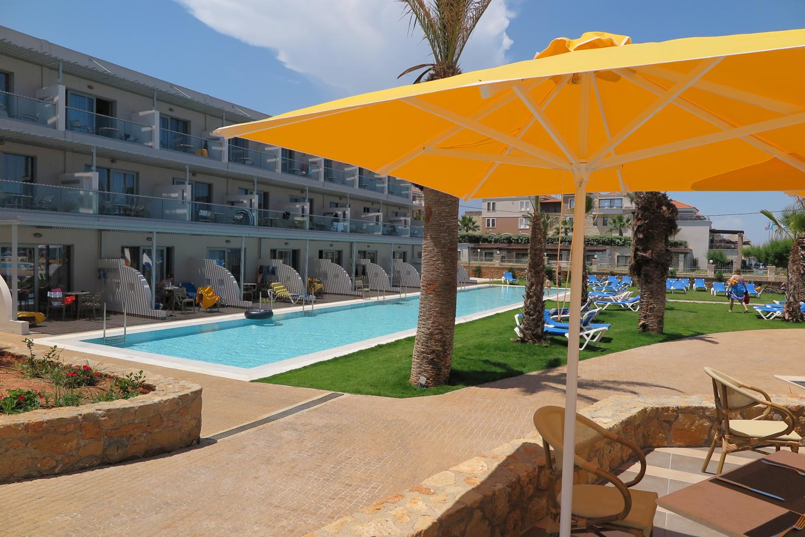 Super hotel