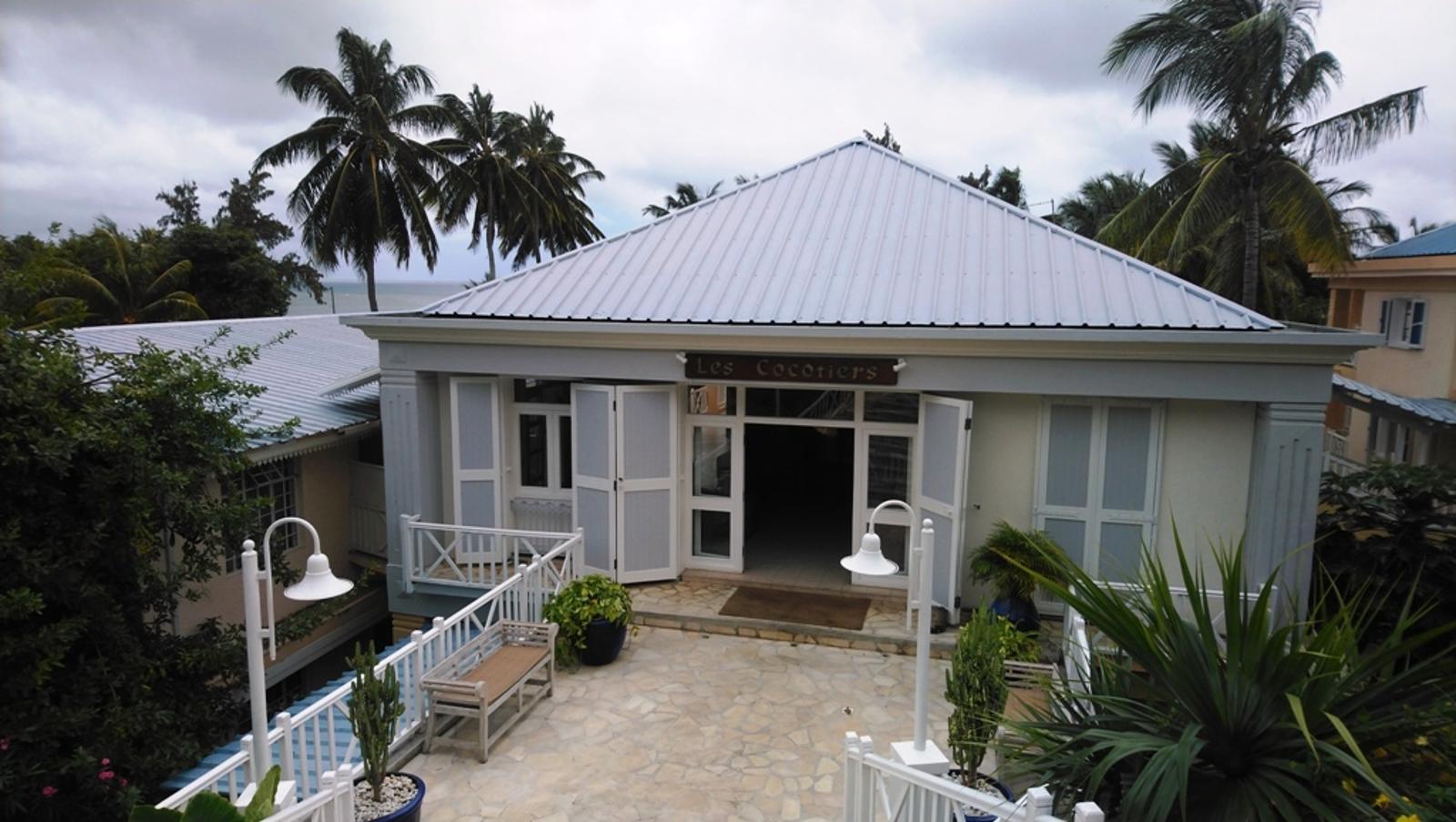 Prohlídka hotelu Les Cocotiers Beach Resort 