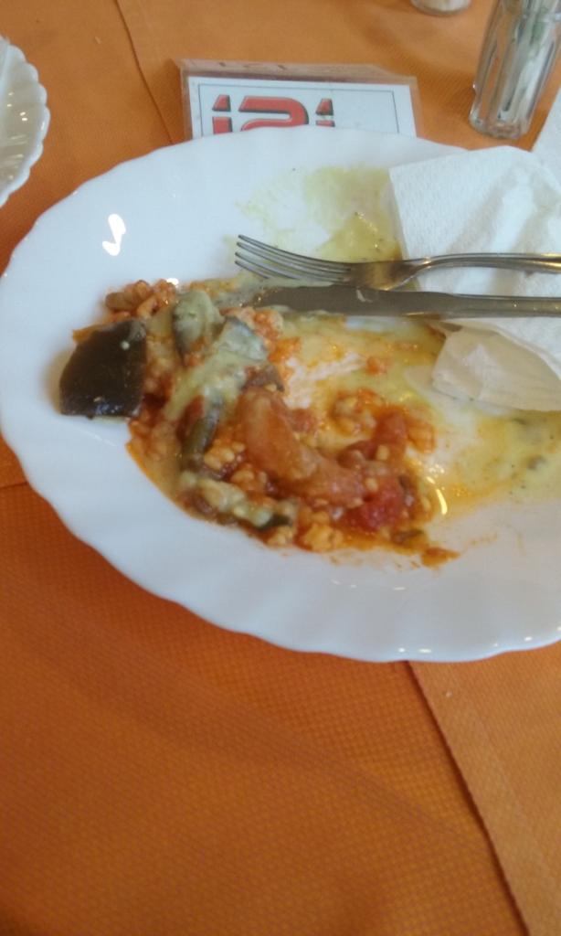 Hotel za 3, personálza 5