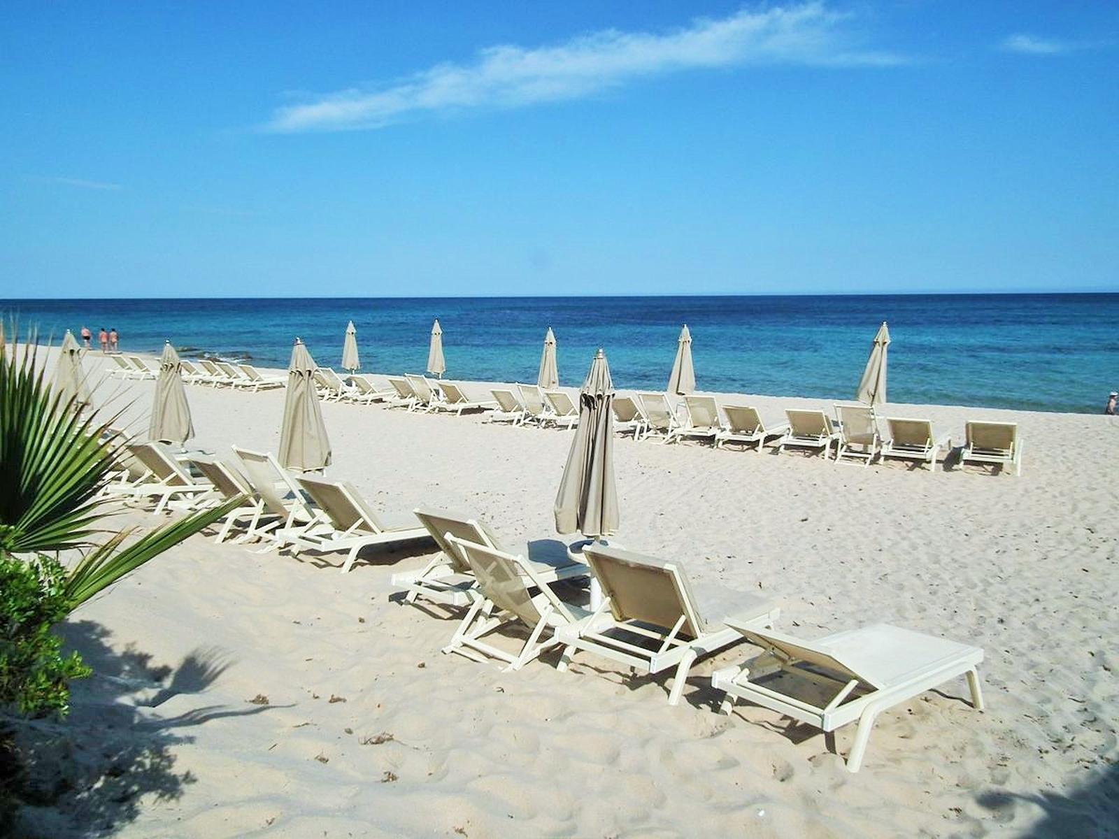 Forte Village Resort **** - velký komplex u krásné pláže i pro náročné klienty