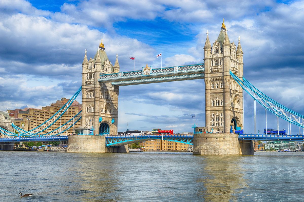 Poznávací zájezdy Londýn - Tower Bridge