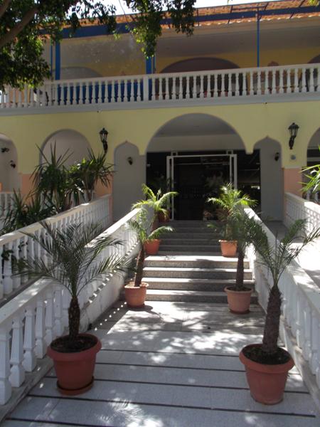 Pefkos Garden ***