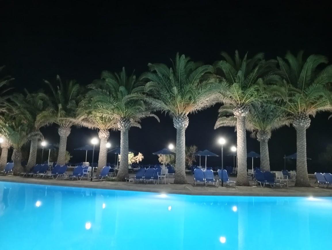 Nádherný hotel, škoda větrného počasí v této části Kréty