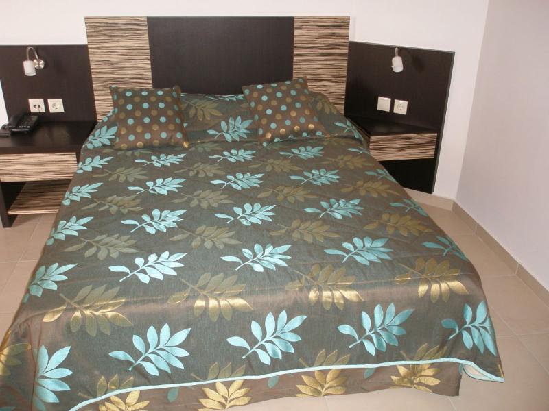 Nereides - menší městský hotel s bazénem a luxusním ubytováním