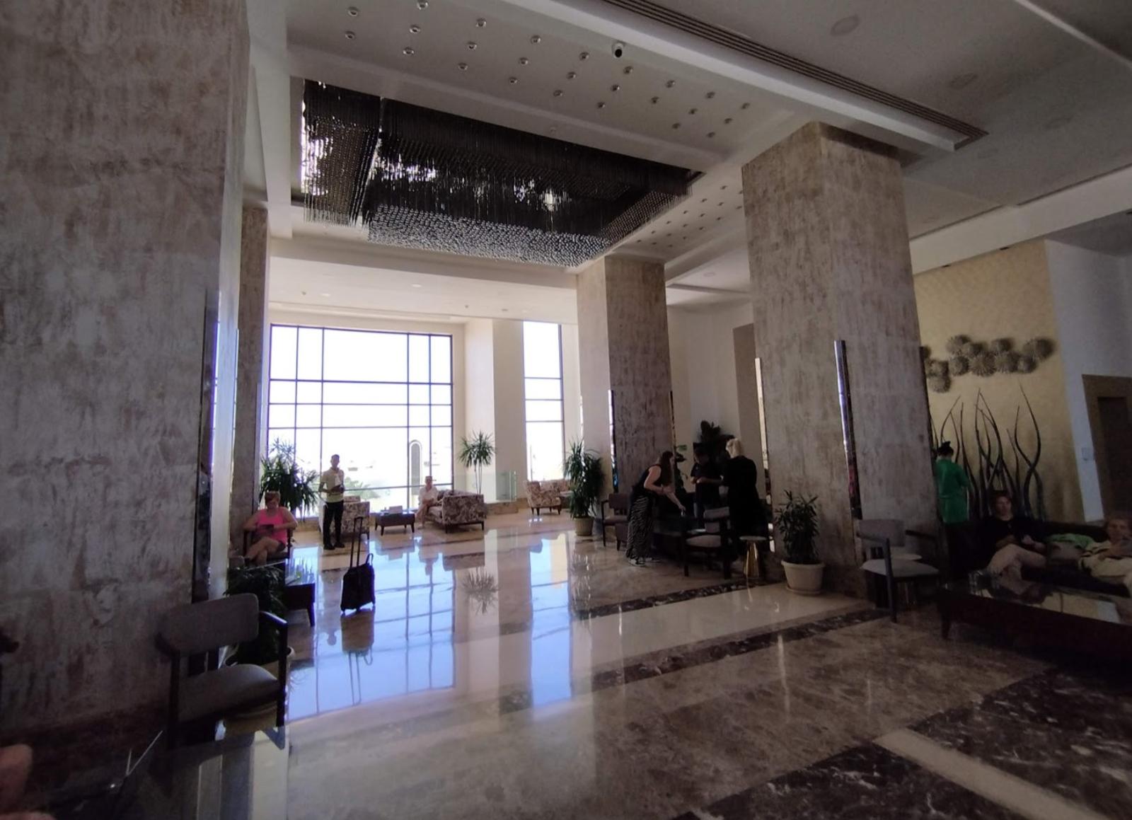 Prohlídka hotelu - Hotel s hezkým korálem