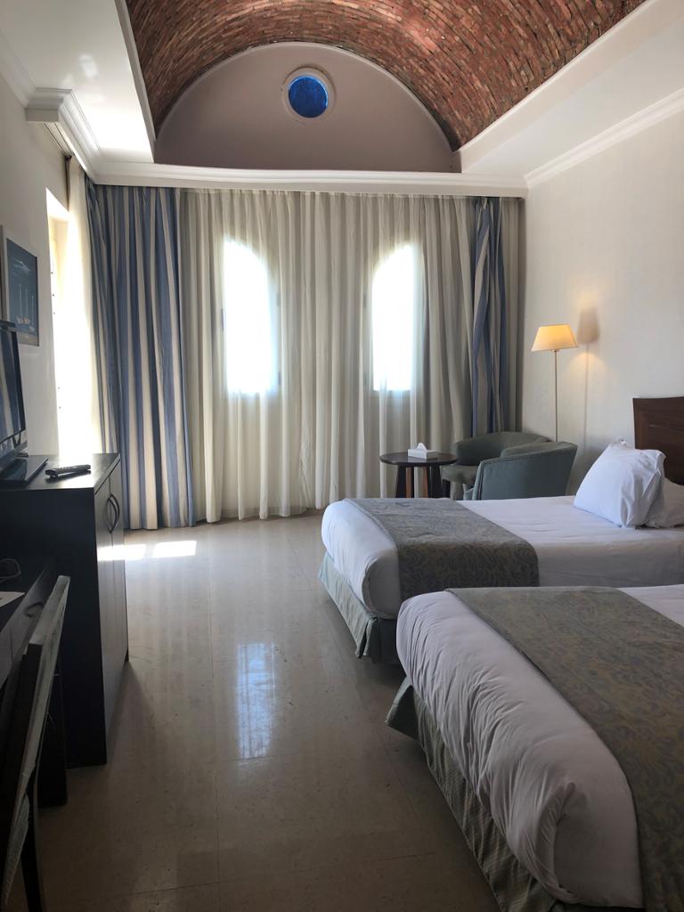 Slušný hotel dál od moře