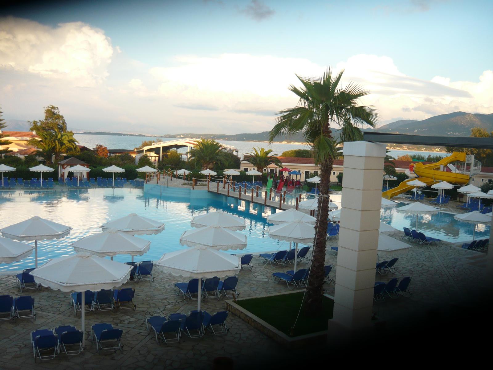 Super hotel