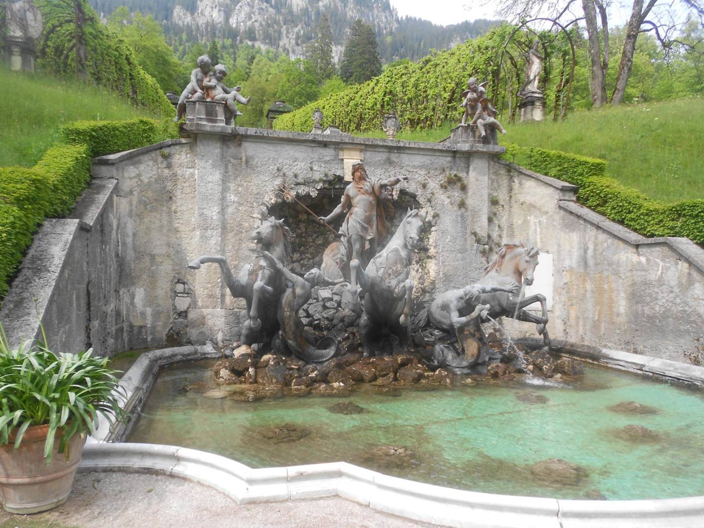 zámky šíleného Ludvíka Bavorského Linderhof a Neuschwanstein
