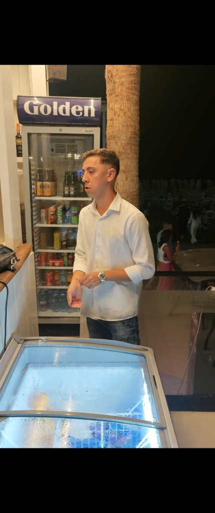 Nikdy více Albánie