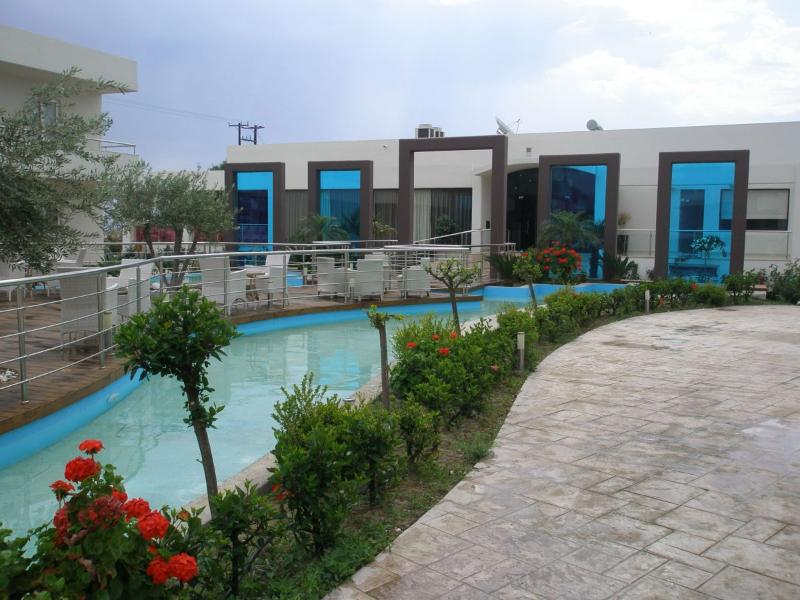 Prohlídka hotelu Afandou Bay ***** - moderní komplex u rozlehlé pláže