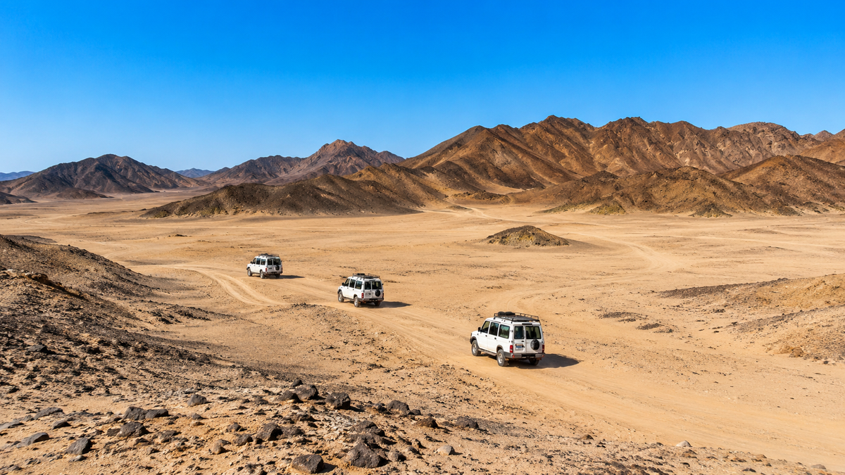 Písečná pouštní krajina u Marsa Alam